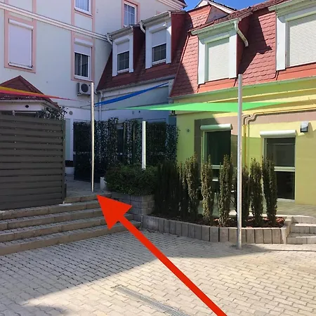 La Bella Centrum Piros/sarga Διαμέρισμα Hévíz