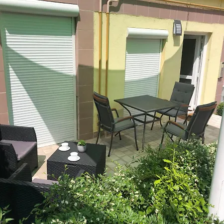 La Bella Centrum Piros/sarga Appartement *